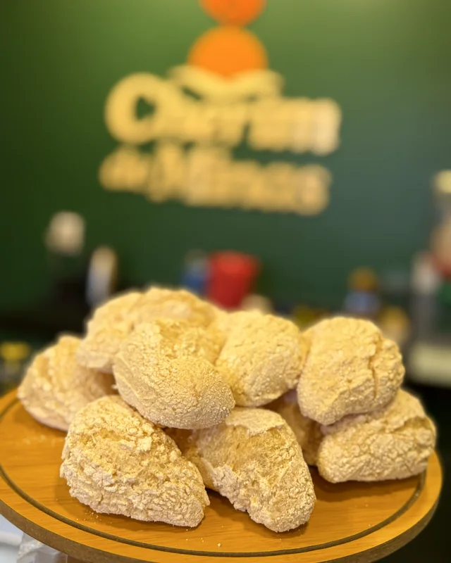 Biscoitos passados na goma da Cherim de Minas