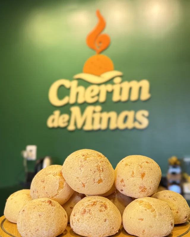 Pães de queijo reais da Cherim de Minas